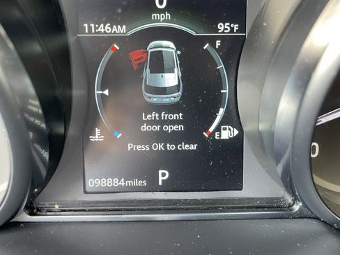 Used 2019 Land Rover Discovery Sport SE AWD/4WD image 16
