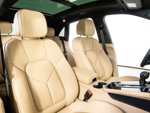 New 2026 Porsche Macan AWD/4WD image 24