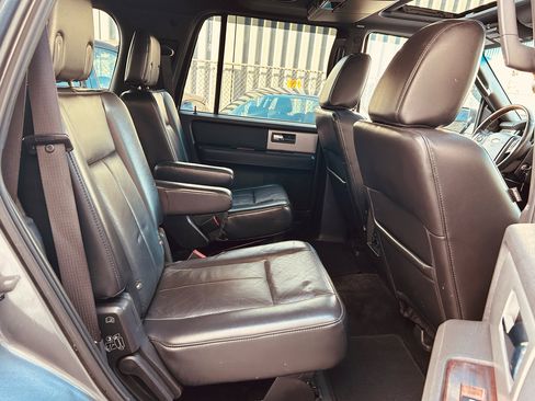 Used 2010 Ford Expedition Limited image 28