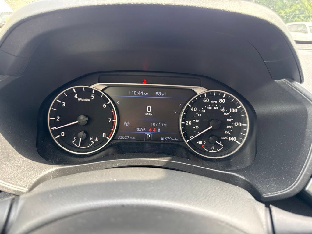 Used 2025 Nissan Altima 2.5 SV FWD image 19