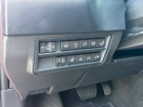 Used 2022 Toyota Tundra SR5 w/ SR5 Premium Package AWD/4WD image 7