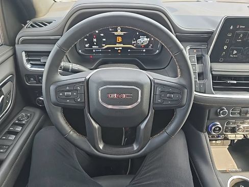 Used 2024 GMC Yukon AT4 w/ Technology Package AWD/4WD image 25