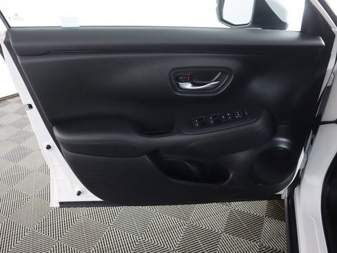 Certified 2026 Honda HR-V LX image 19