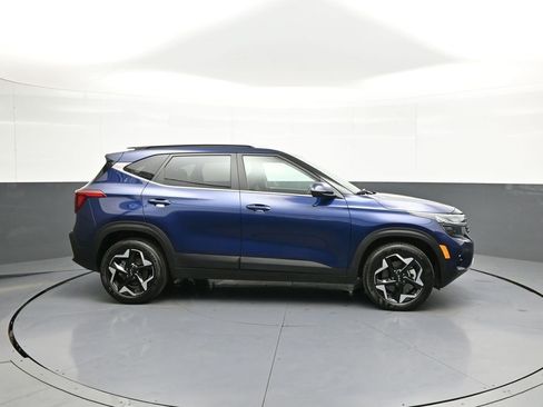 Certified 2025 Kia Seltos EX AWD/4WD image 5