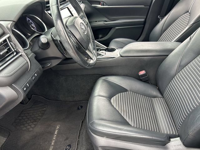 Used 2018 Toyota Camry SE w/ Convenience Package FWD image 19