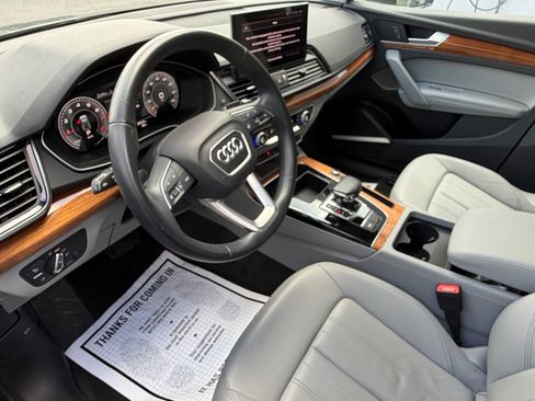 Used 2023 Audi Q5 2.0T Premium Plus w/ Premium Plus Package AWD/4WD image 4