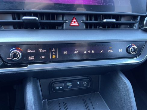Certified 2024 Kia Sportage EX image 10