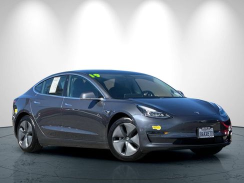 Used 2019 Tesla Model 3 Standard image 2