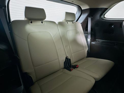 Used 2019 Hyundai Santa Fe XL image 27