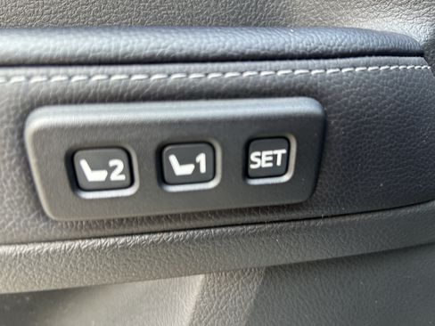Used 2021 Toyota 4Runner Limited AWD/4WD image 17