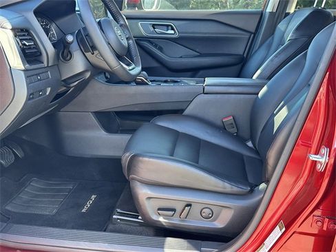 Used 2021 Nissan Rogue SV w/ Premium Package image 8