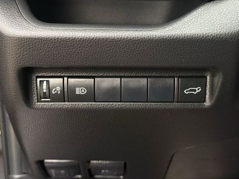 Used 2021 Toyota RAV4 XLE Premium image 25