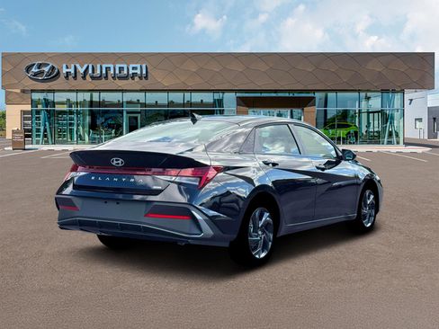 New 2026 Hyundai Elantra Sport image 7