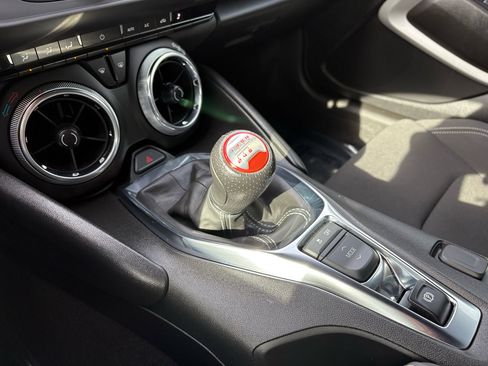 Used 2021 Chevrolet Camaro LT image 40