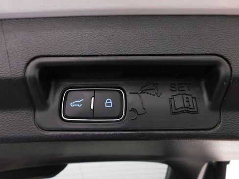 Used 2022 Ford Explorer XLT image 19