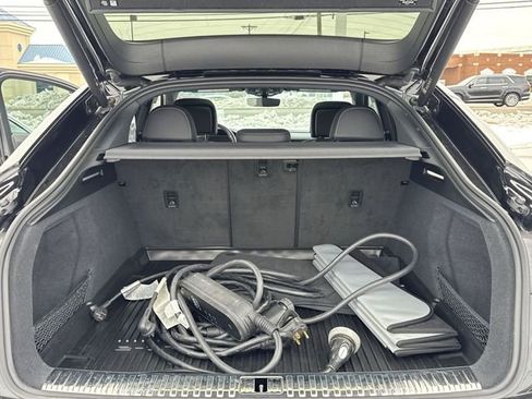 Used 2024 Audi Q8 e-tron Premium Plus w/ Premium Plus Package image 10