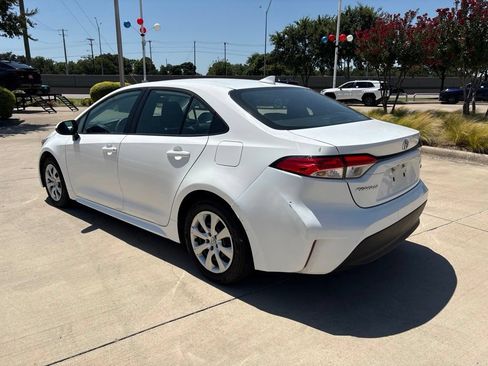 Used 2024 Toyota Corolla LE FWD image 4