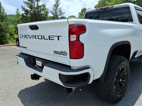 Used 2020 Chevrolet Silverado 2500 High Country w/ Z71 Off-Road Package AWD/4WD image 16