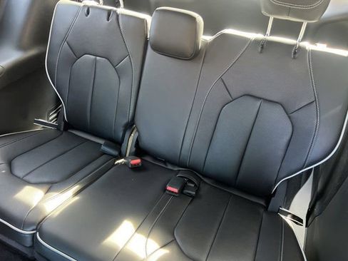 New 2026 Chrysler Pacifica Limited image 16
