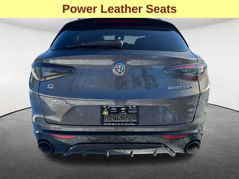 Used 2024 Alfa Romeo Stelvio Veloce image 12