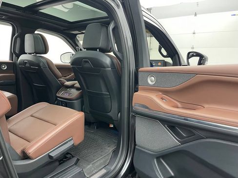 Used 2025 Lincoln Navigator L Reserve AWD/4WD image 54