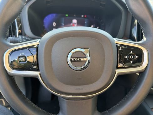 Used 2023 Volvo XC60 B5 Plus FWD image 22