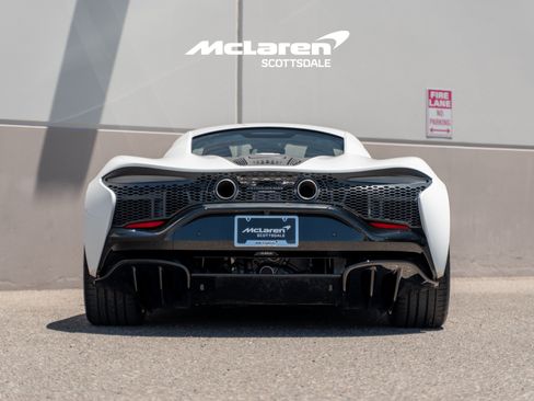 Used 2026 McLaren Artura RWD image 7