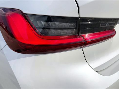 Used 2022 BMW 330i Sedan w/ Premium Package 2 RWD image 28