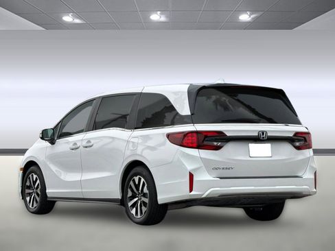 New 2026 Honda Odyssey EX-L image 3