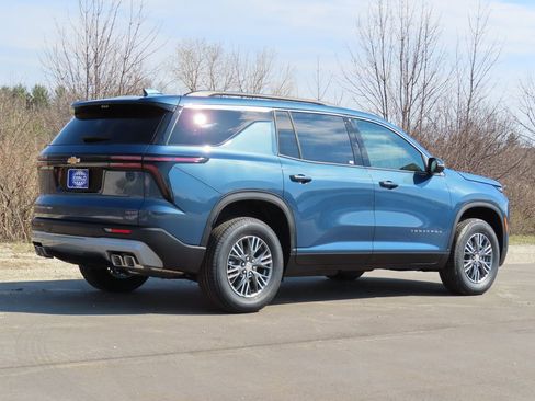 New 2026 Chevrolet Traverse LT AWD/4WD image 3