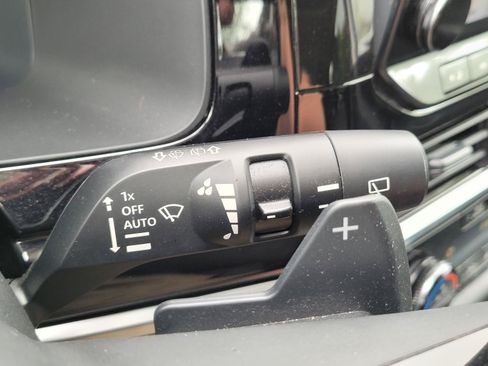Used 2024 Nissan Pathfinder Platinum FWD image 32