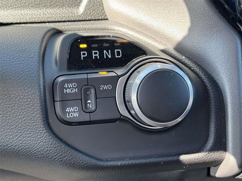 Used 2024 RAM 2500 Big Horn w/ Sport Appearance Package image 21