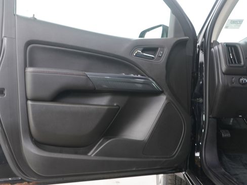 Used 2017 GMC Canyon SLE w/ All Terrain X Package image 20