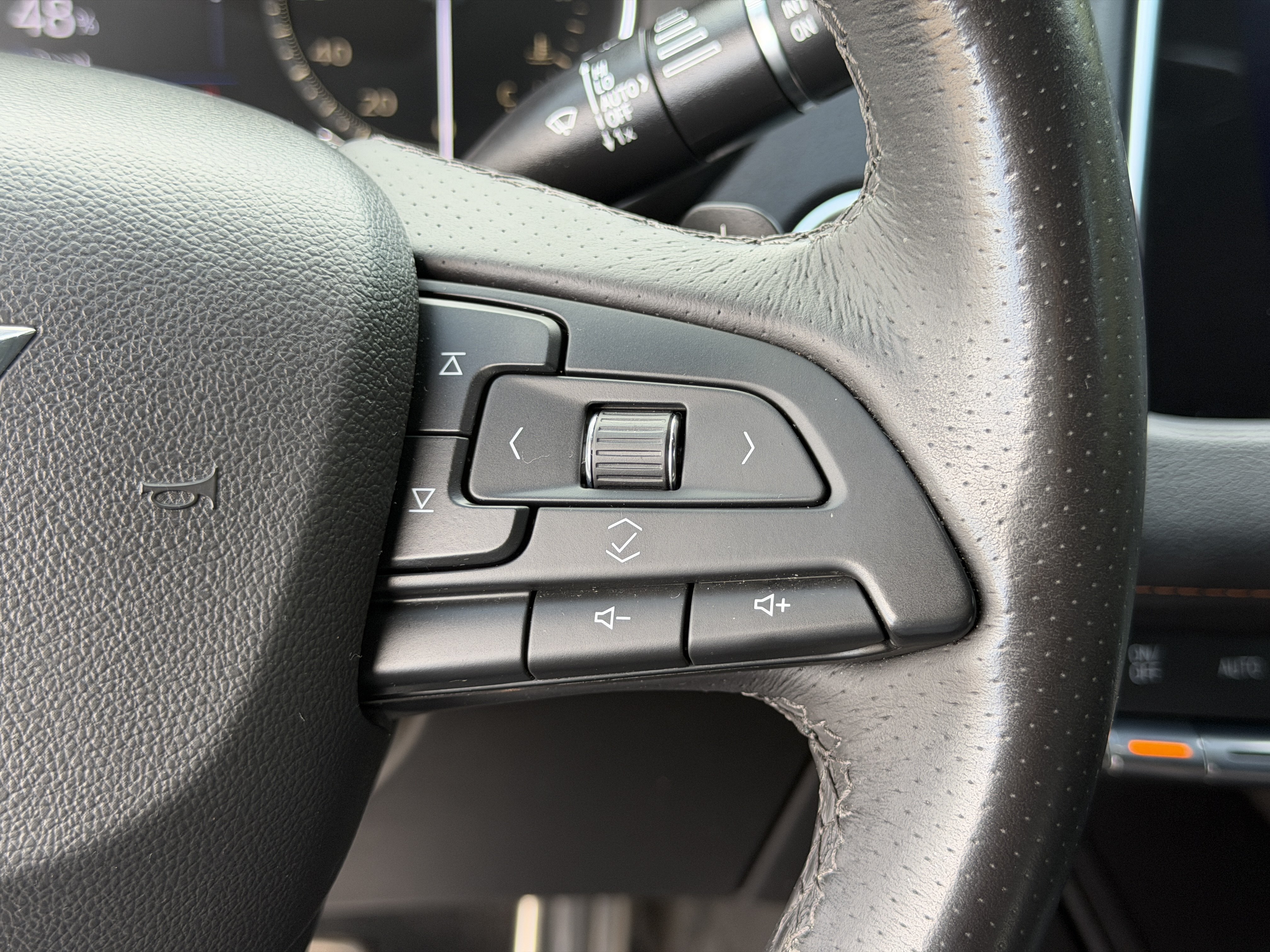 Used 2019 Cadillac XT4 Sport w/ Driver Awareness Package FWD image 31