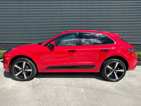 Certified 2026 Porsche Macan AWD/4WD image 2