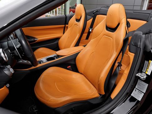 Used 2019 Ferrari Portofino RWD image 10
