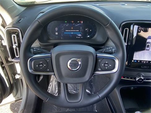 New 2025 Volvo XC40 B5 Plus w/ Protection Package Premier image 21