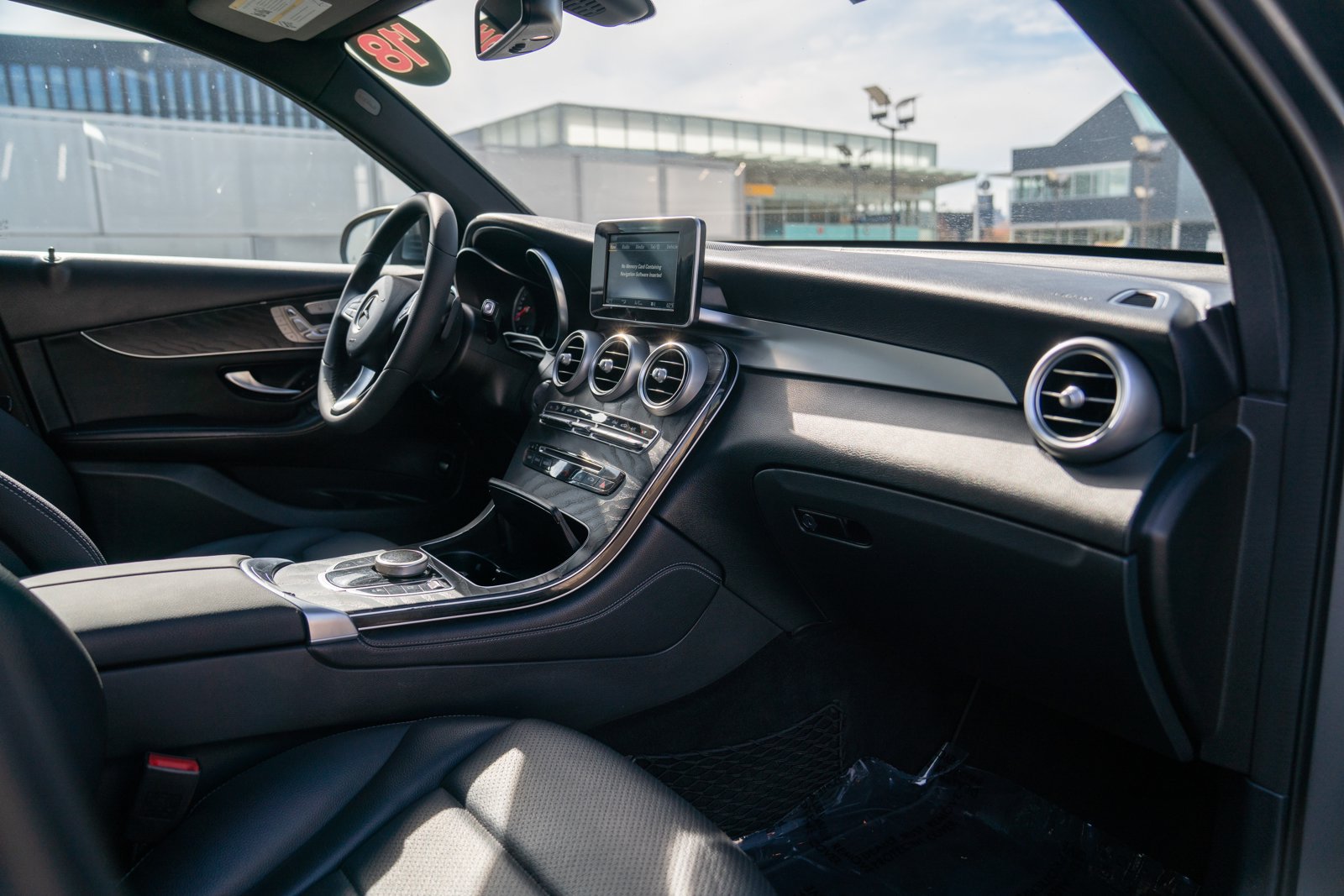 Used 2018 Mercedes-Benz GLC 300 4MATIC image 24