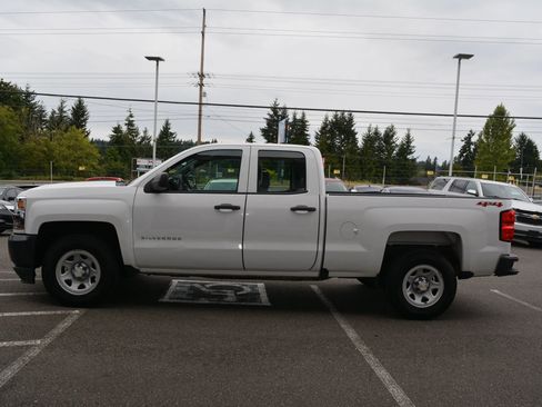 Used 2018 Chevrolet Silverado 1500 W/T w/ Trailering Package image 4
