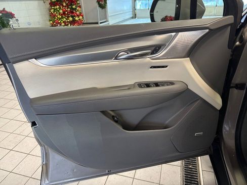 Used 2023 Cadillac XT5 Premium Luxury image 14
