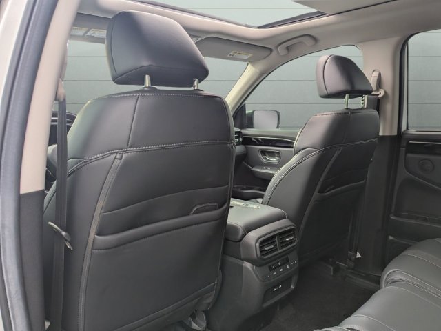 Certified 2024 Honda Pilot Touring image 29