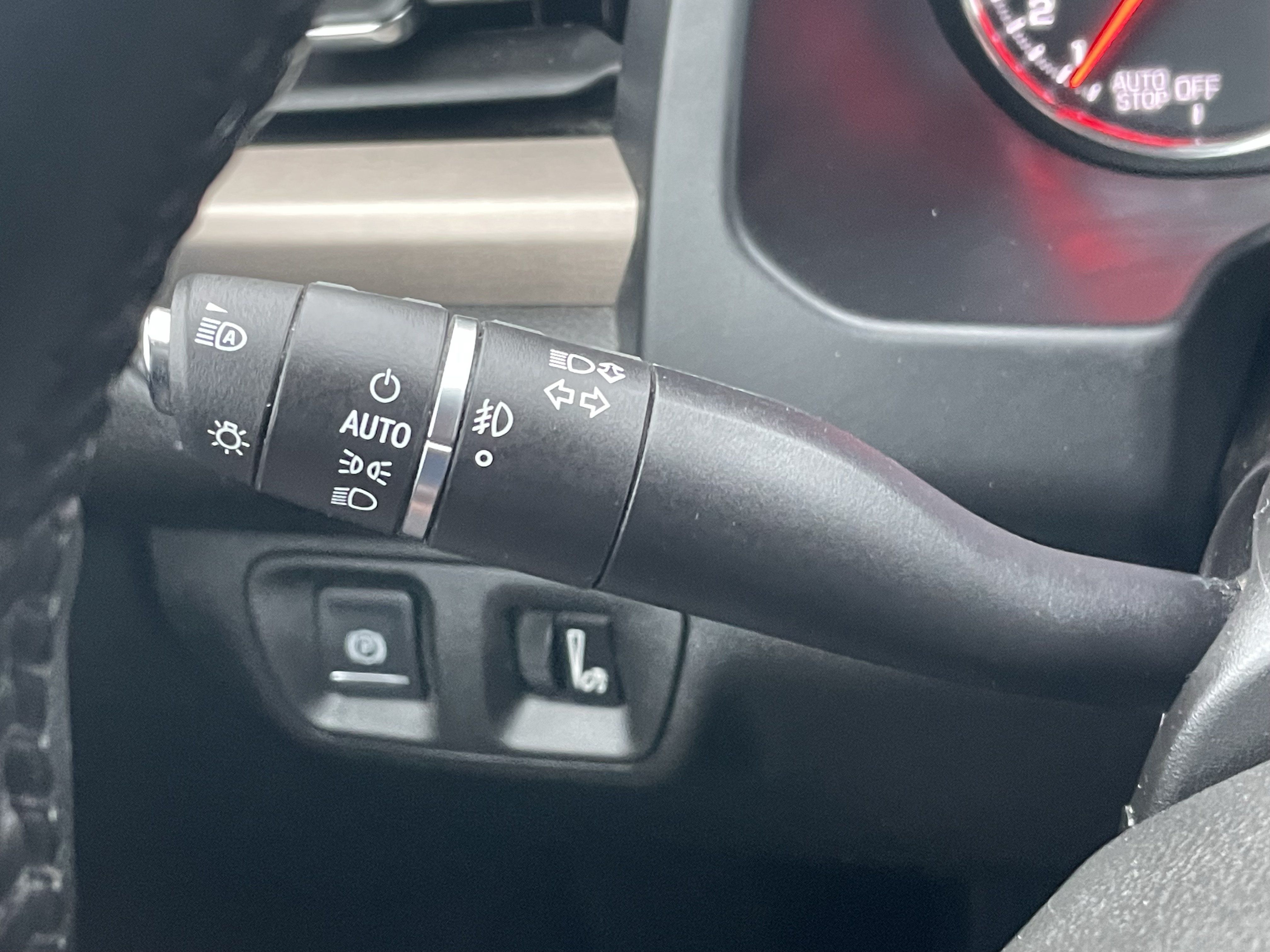 Used 2020 GMC Acadia Denali w/ Trailering Package AWD/4WD image 17
