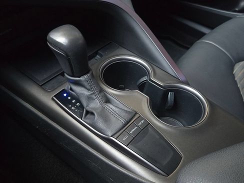 Used 2024 Toyota Camry SE FWD image 19