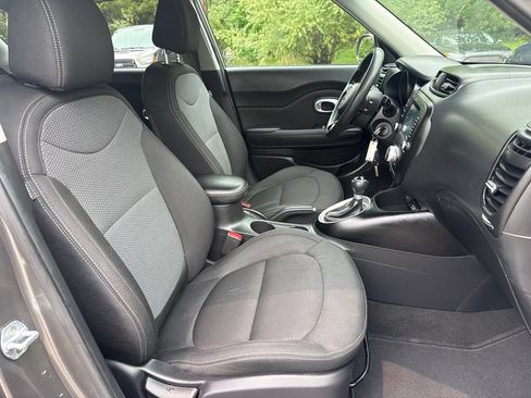 Used 2018 Kia Soul + FWD image 23