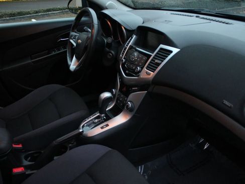 Used 2013 Chevrolet Cruze Eco image 25