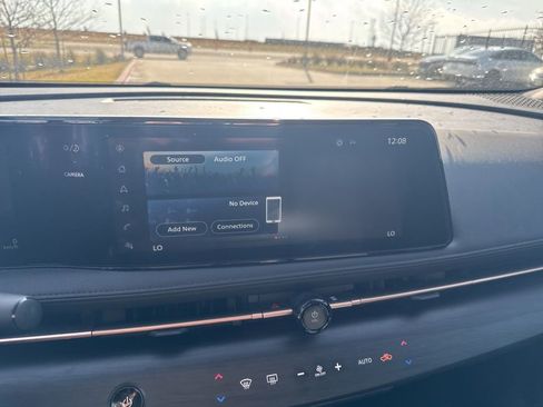 Used 2023 Nissan Ariya FWD image 10