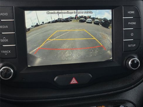 Used 2022 Kia Soul LX image 13