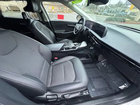 Used 2024 Kia EV6 Light RWD image 13