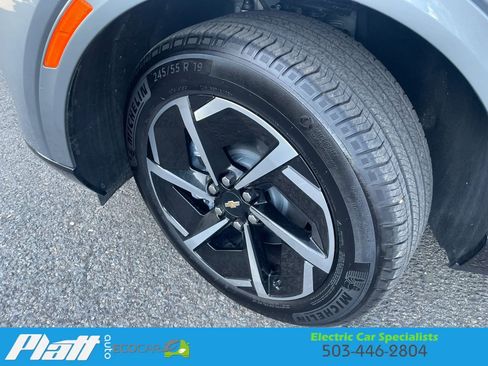 Used 2025 Chevrolet Equinox EV LT FWD image 17
