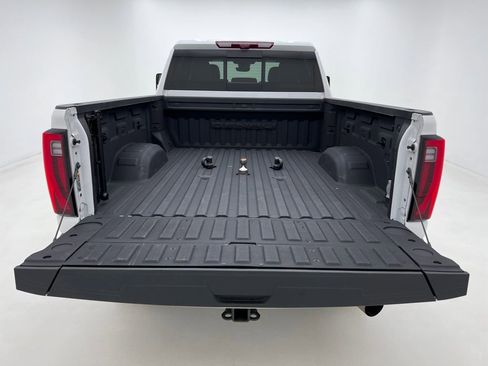 Used 2024 GMC Sierra 3500 Denali Ultimate image 11